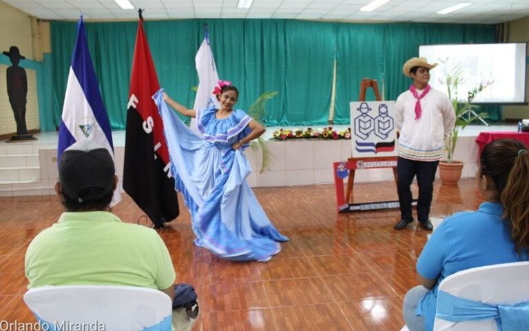 Realizan festival artístico en saludo al 42 aniversario del CNA