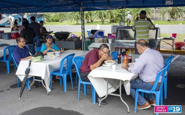 Feria del Mar deleita el paladar de los capitalinos