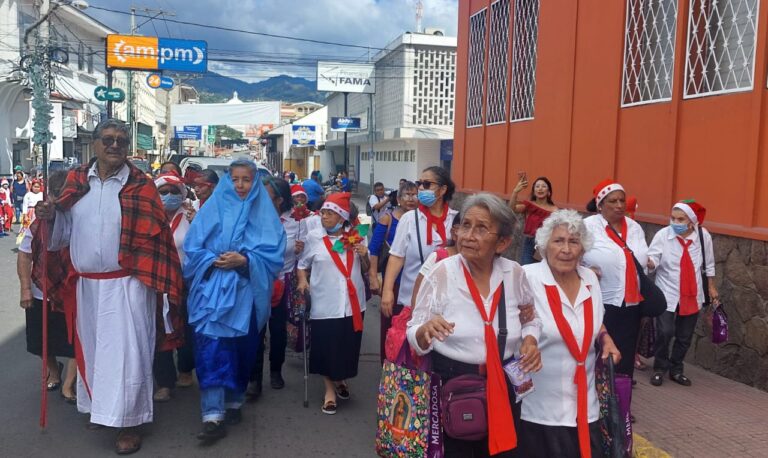 El INSS celebra pastorelas con adultos mayores en Matagalpa