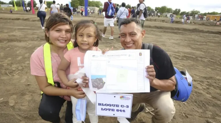 Entregan lote a 300 familias de Managua