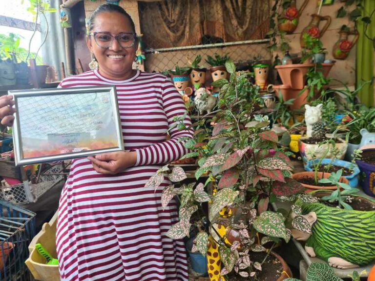 ALMA entrega reconocimientos a concursantes de jardines creativos