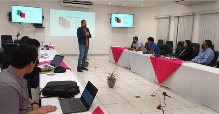 Funcionarios se capacitan sobre temas de cambio climático