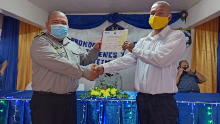 Privados de libertad de Bluefields concluyen programa de alfabetización