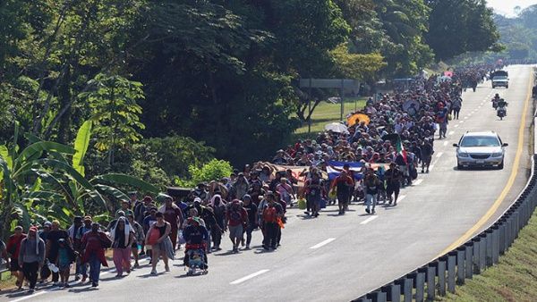 Se desintegra caravana con 6800 migrantes