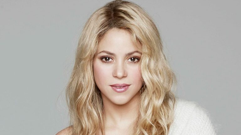 Inicia juicio contra Shakira