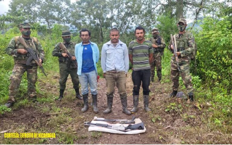 Ejército de Nicaragua retiene a ciudadanos por trasladar armas de manera ilegal