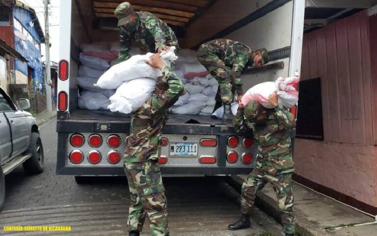 Ejército de Nicaragua realizó descargue de paquetes alimenticios en San Carlos