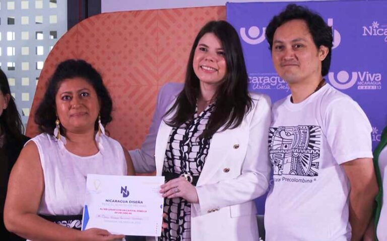Premian a los ganadores del programa Emprendedor Creativo