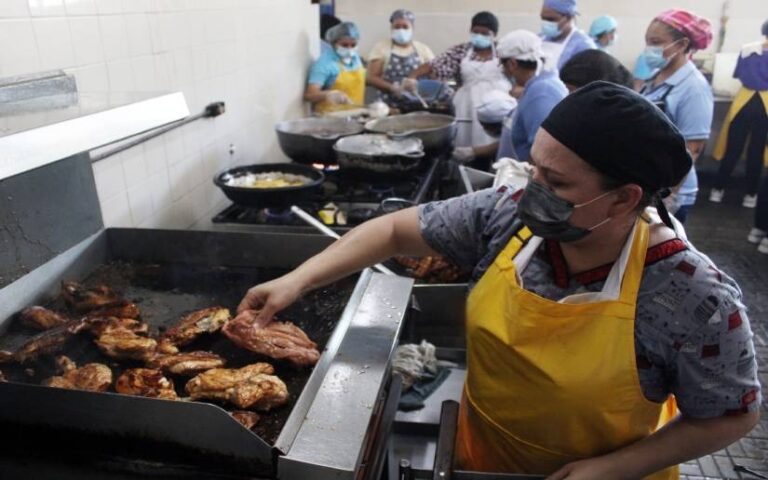 MINSA capacita a cocineros de los hospitales