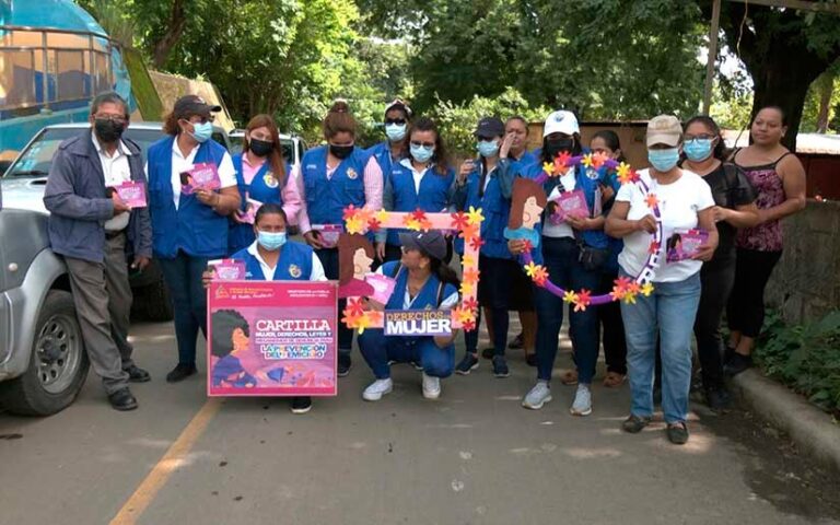 MIFAM entrega cartilla para prevenir el femicidio