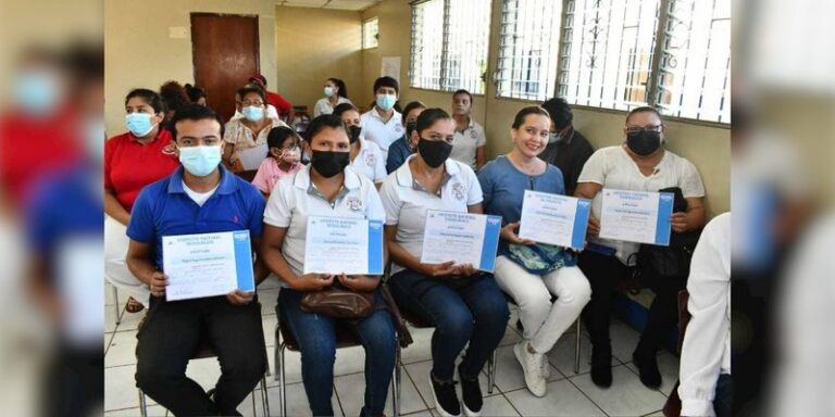 Docentes de Ticuantepe reciben certificados de cursos técnicos
