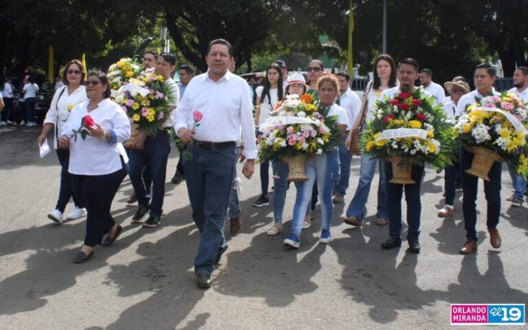 MINED rinde homenaje a ilustres educadores del país