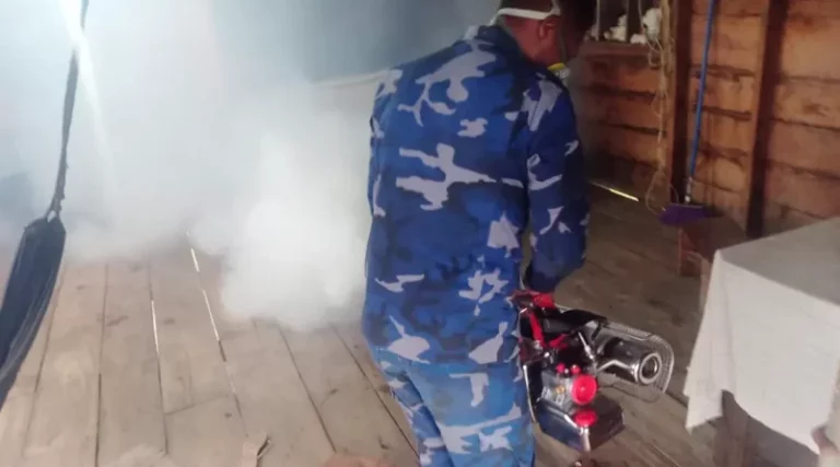 Ejército de Nicaragua apoya en jornada de fumigación sobre la barra del Río Grande