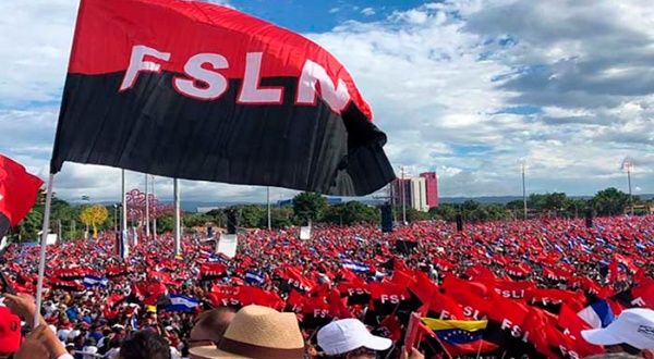 AQUÍ NOS ILUMINA UN SOL QUE NO DECLINA