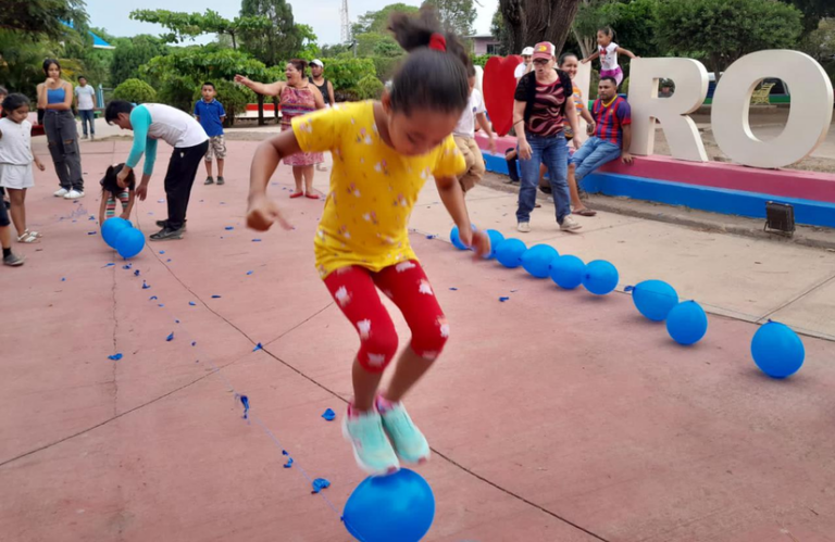 Cra. Rosario “Día del niño para construir futuro todos juntos por la paz”