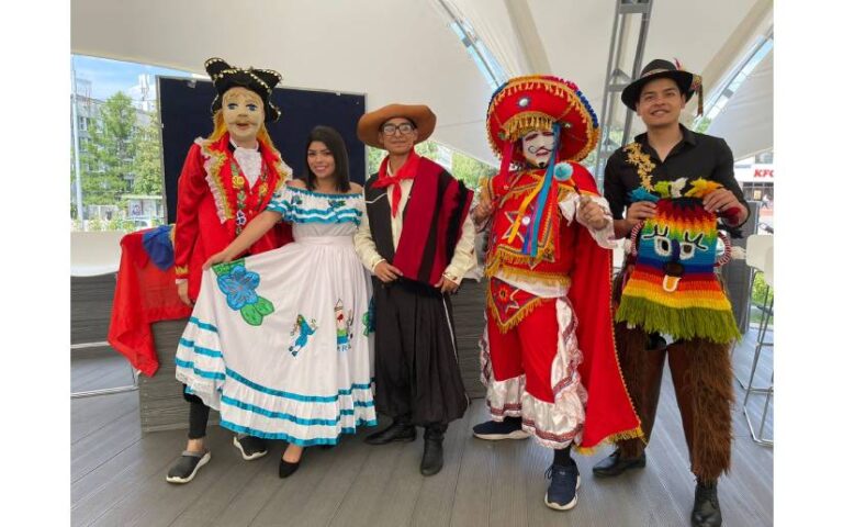 Nuestra riqueza cultural entre la juventud de Rusia