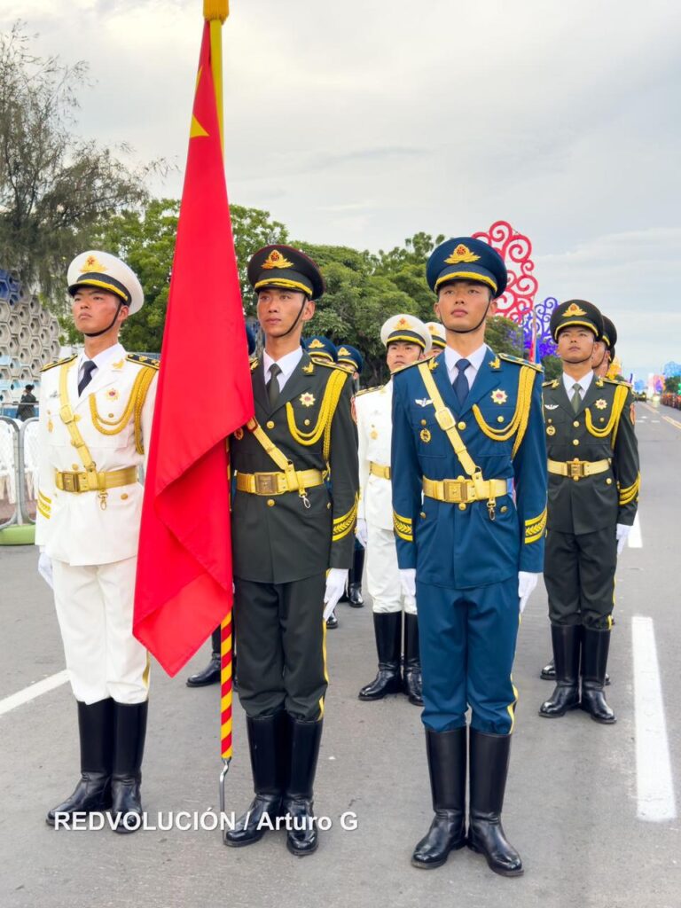 Rosario, agradece compañía de otros países en el Desfile Militar 