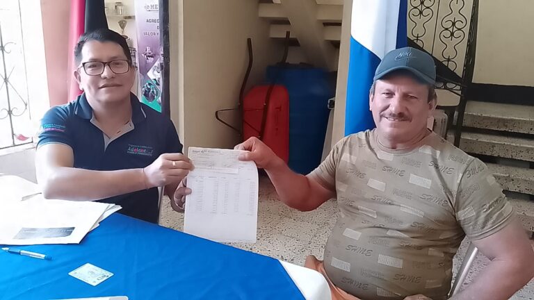 Entregan crédito del Programa Adelante a protagonistas de Carazo