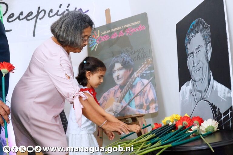 Rinde homenaje a don Otto de la Rocha