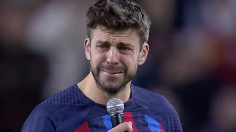 <strong>Pique llora en su último partido de futbol</strong>
