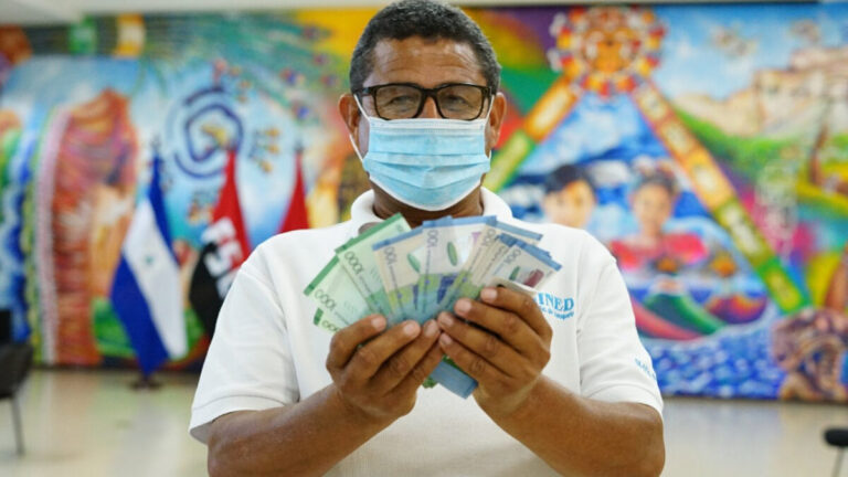 Adelantan pago de salario del mes de mayo a los servidores públicos