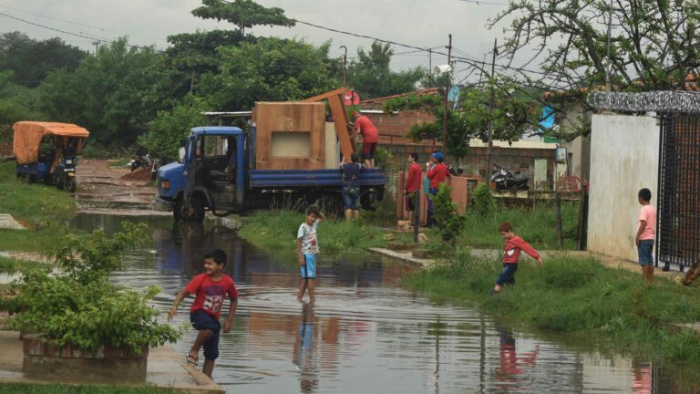 Lluvias en Paraguay dejan afectaciones en 900 familias