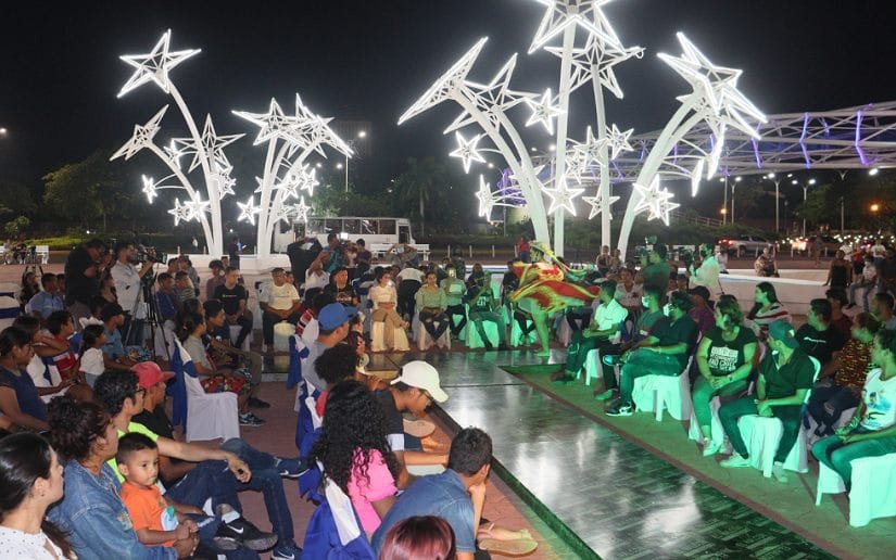 Destacan fiestas tradicionales de Managua con pasarela de trajes folclóricos.