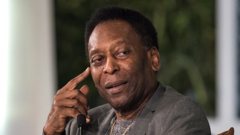 Hijas de Pelé aseguran que fue ingresado por una infección por Covid 19