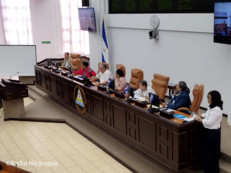 Presentan iniciativa para ampliar vigencia de cédulas vencidas