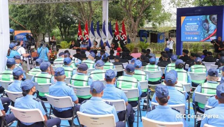 Policía Nacional graduará a 20 médicos especialistas