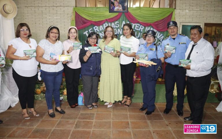 Presentan Cartilla sobre uso de la Medicina Natural y Terapias Complementarias