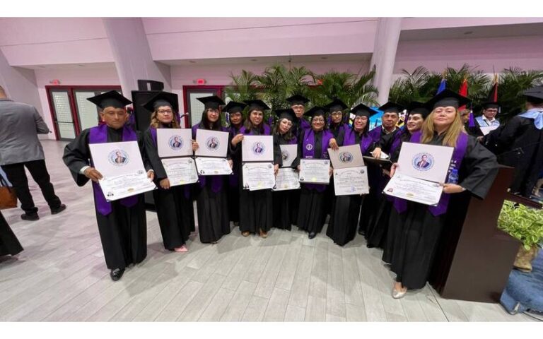 Ministerio de Juventud realiza graduación de programas de formación