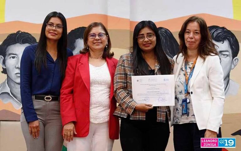 Servidores públicos concluyen diplomado sobre Derechos de las Mujeres