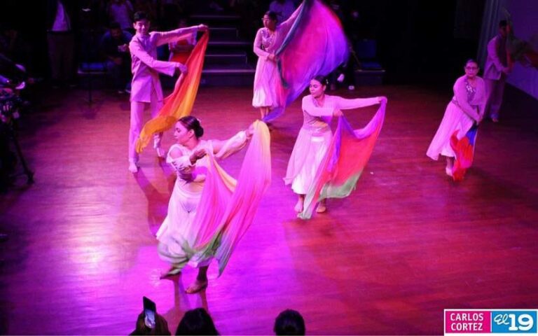 Academia Halal celebra novena graduación “A Una Voz”