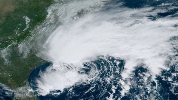 Se intensifica tormenta tropical Ophelia en EEUU