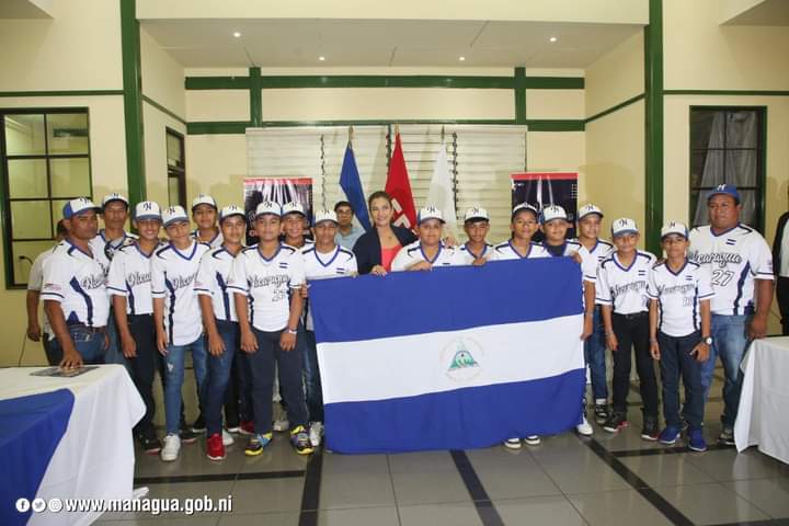 Abanderan a Selección Nicaragüense de Béisbol Infantil
