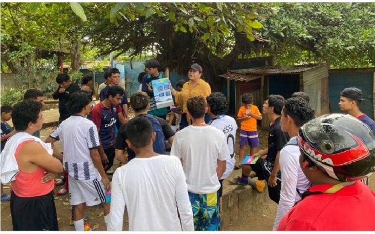 Presentan cartilla para atender y prevenir riesgos entre adolescentes y jóvenes