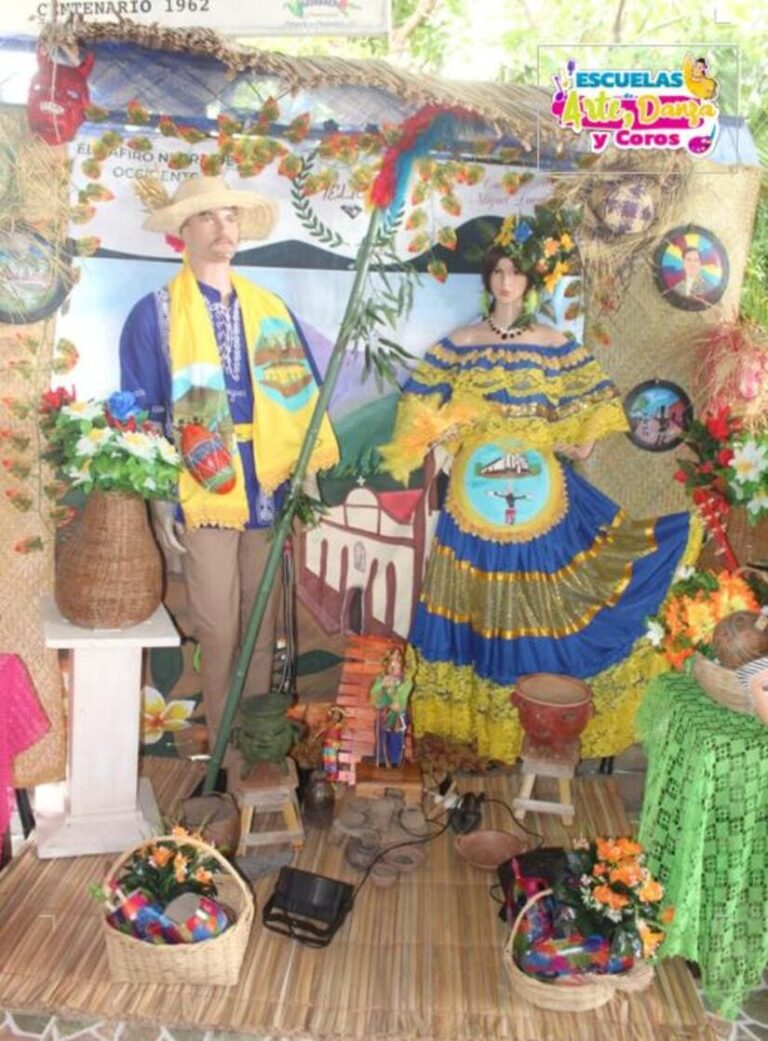 Celebran exposición de Trajes Folclóricos en Matagalpa