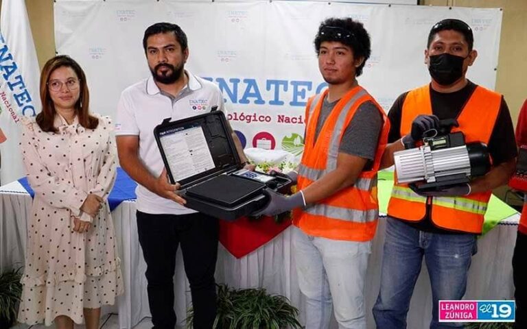 MARENA dona materiales para estudiantes del INATEC