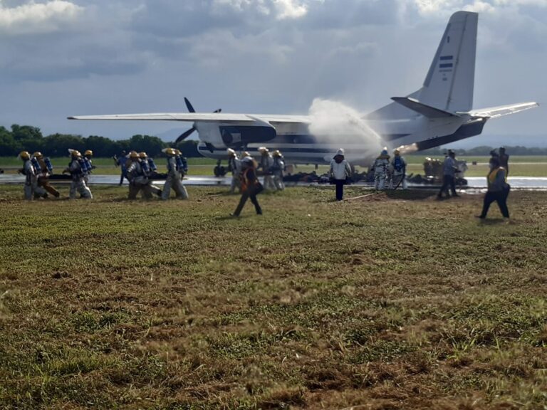 Aeropuerto Internacional Augusto César Sandino realiza simulacro de accidente aéreo