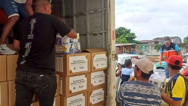 Desbordamiento de río en Ecuador deja 400 afectados