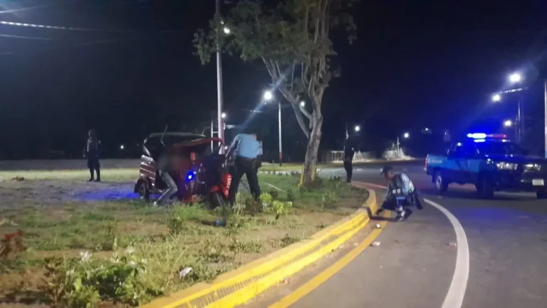 Caponero muere al impactar contra rotonda Las Flores