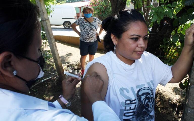 Continúa la jornada de vacunación contra el covid-19