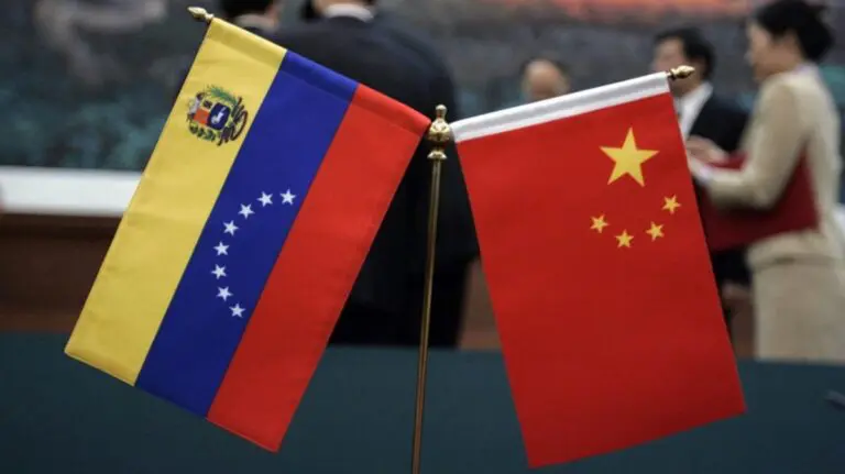 Venezuela y China revisan sus relaciones bilaterales