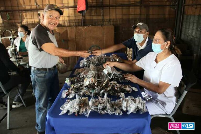 MINSA realiza jornada de salud visual en el Mercado Mayoreo