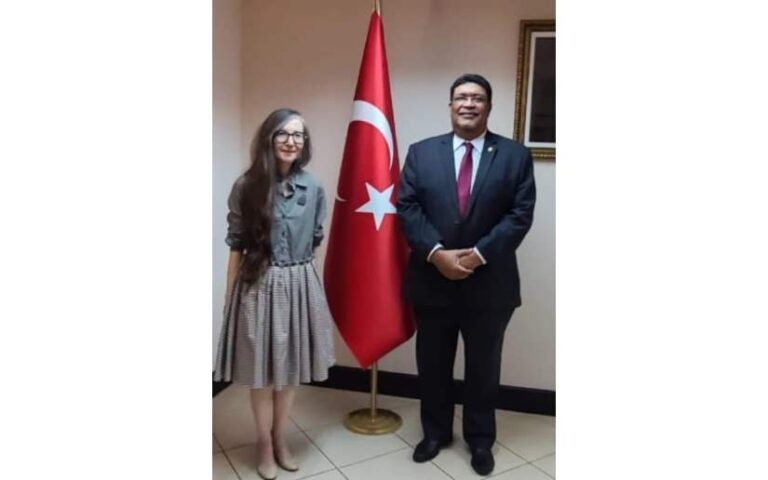 Encuentro con embajadora de Turquía ante Nicaragua
