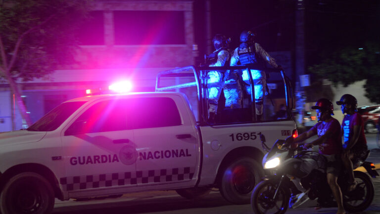 Ex agente policial asesina a su esposa en México