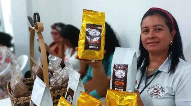 Capacitan a protagonistas en innovación y diseño de productos
