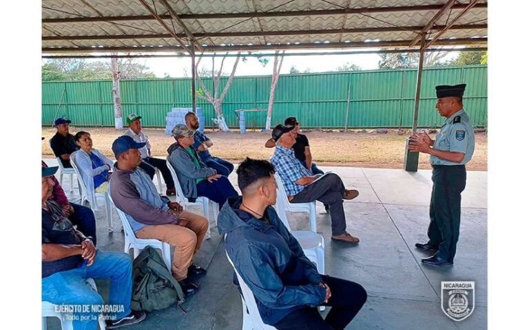 Cuarto Comando Regional Militar participó en reunión con propietarios de fincas de Masatepe