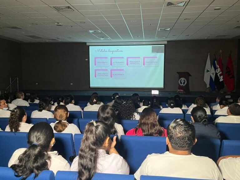 Realizan II Simposio de Cáncer de Mama